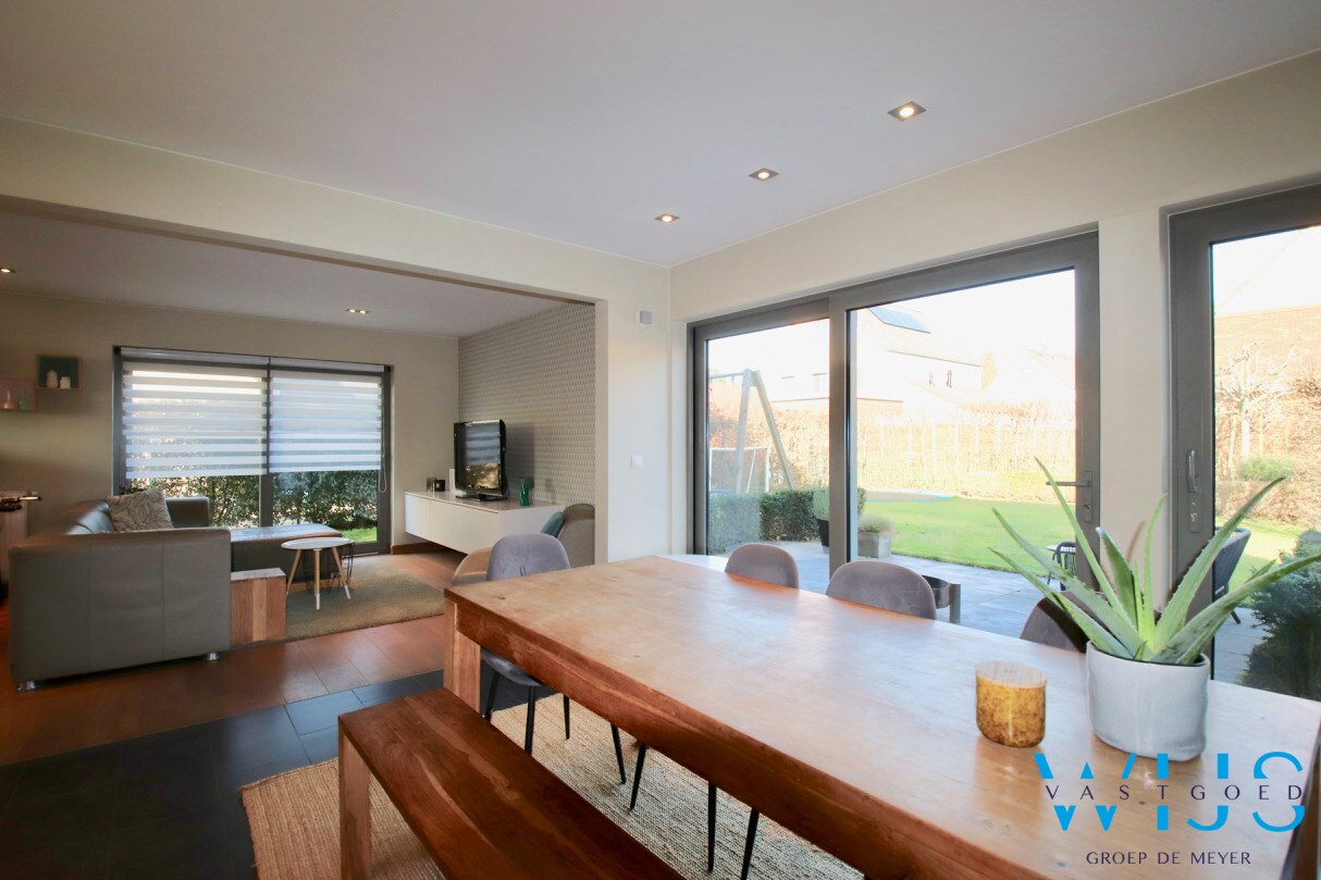 Mooie tijdloze en centraal gelegen open bebouwing 