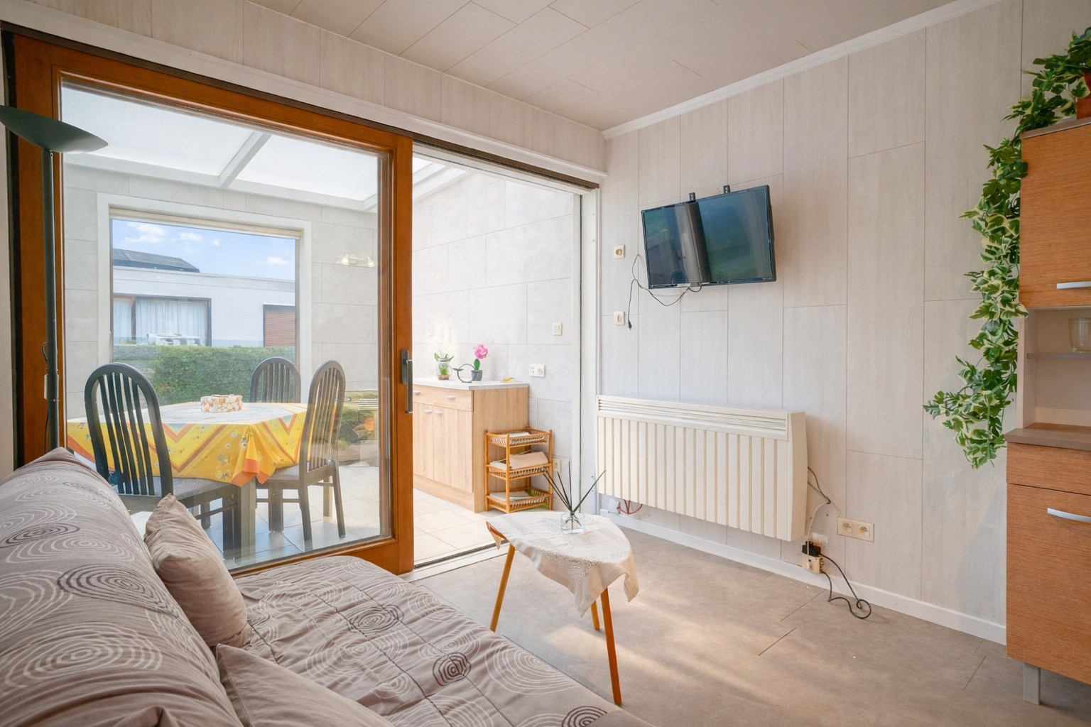 Gezellige vakantiewoning met 2 slaapkamers te Koksijde, nabij het natuurgebied de Doornpanne duinen. 