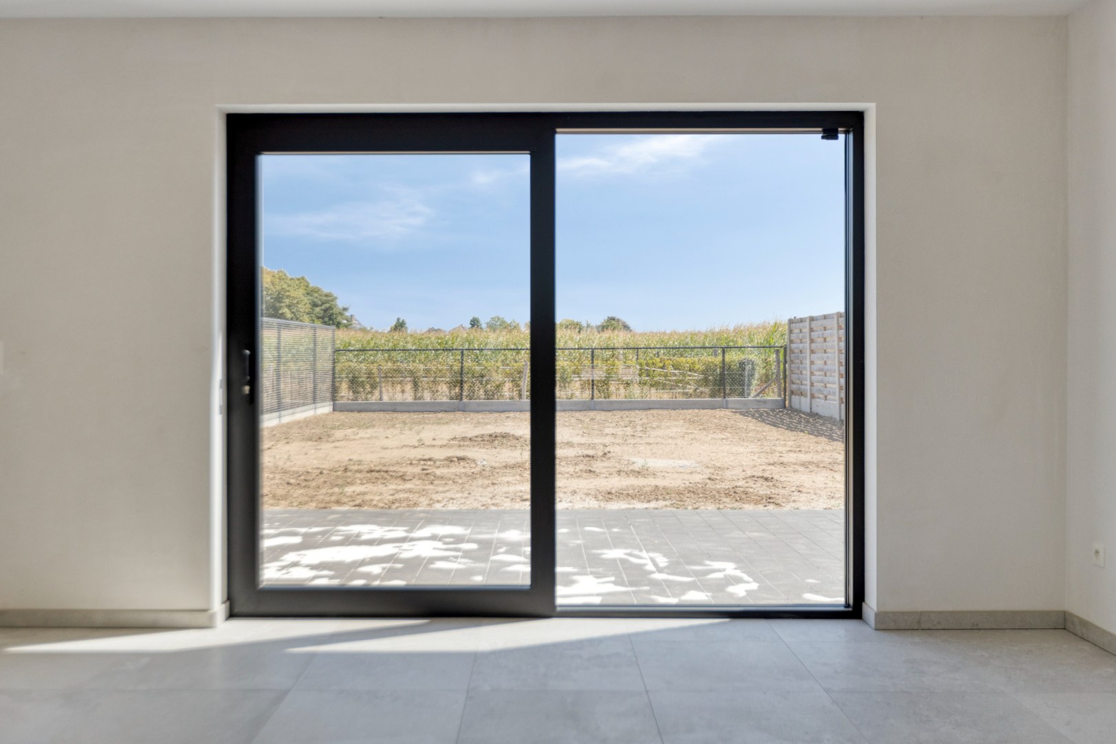 Nieuwbouw-woning in landelijke stijl met 3 slpk op 3 a 82 ca. 