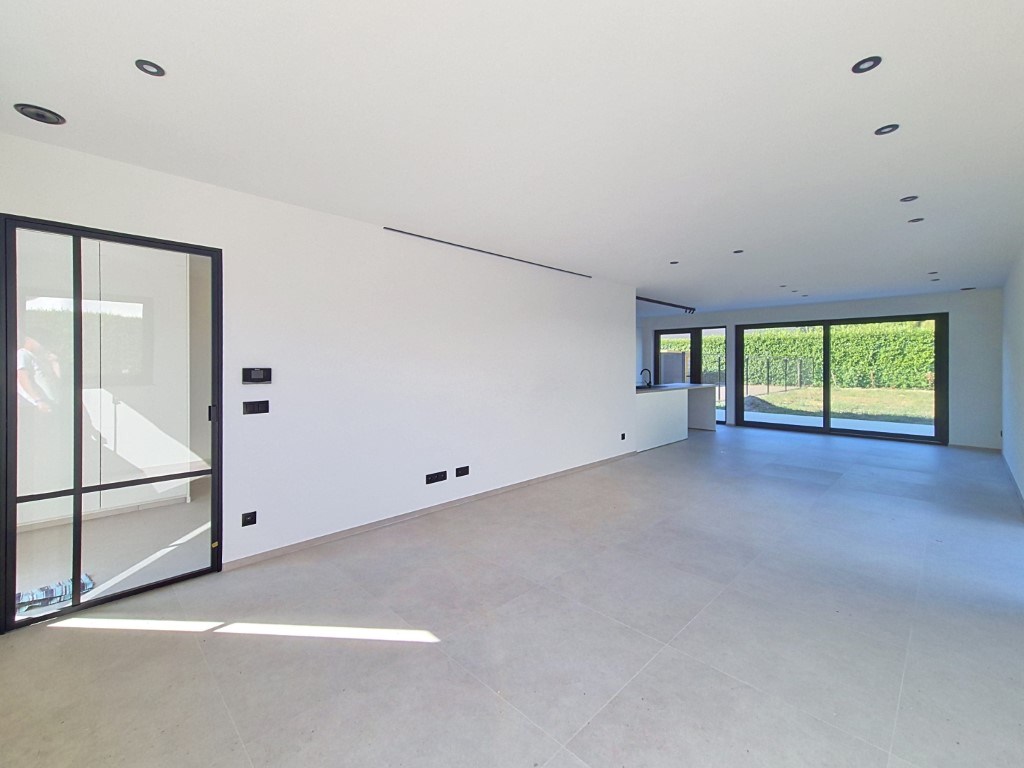 Nieuwbouwwoning met 3 slpk en polyvalente ruimte 