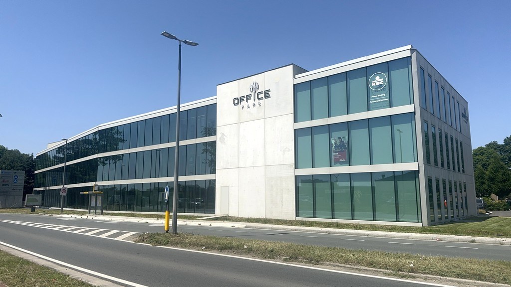 Energiezuinige kantoren te huur in Office Park aan E17 te Lokeren