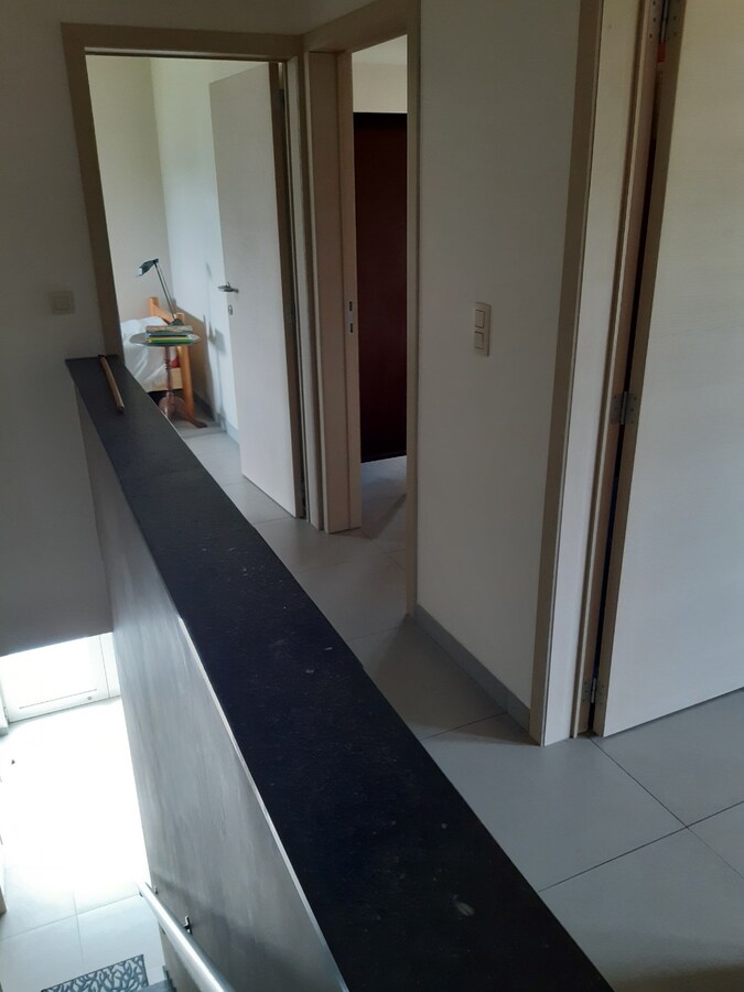 Recente, eigentijdse villa in doodlopende verkaveling ! 