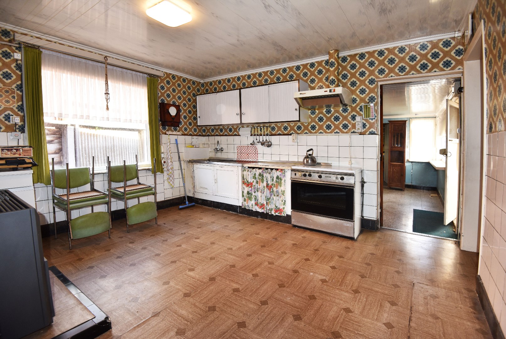 Grondig te renoveren / te slopen woning op 447m² te Maldegem 