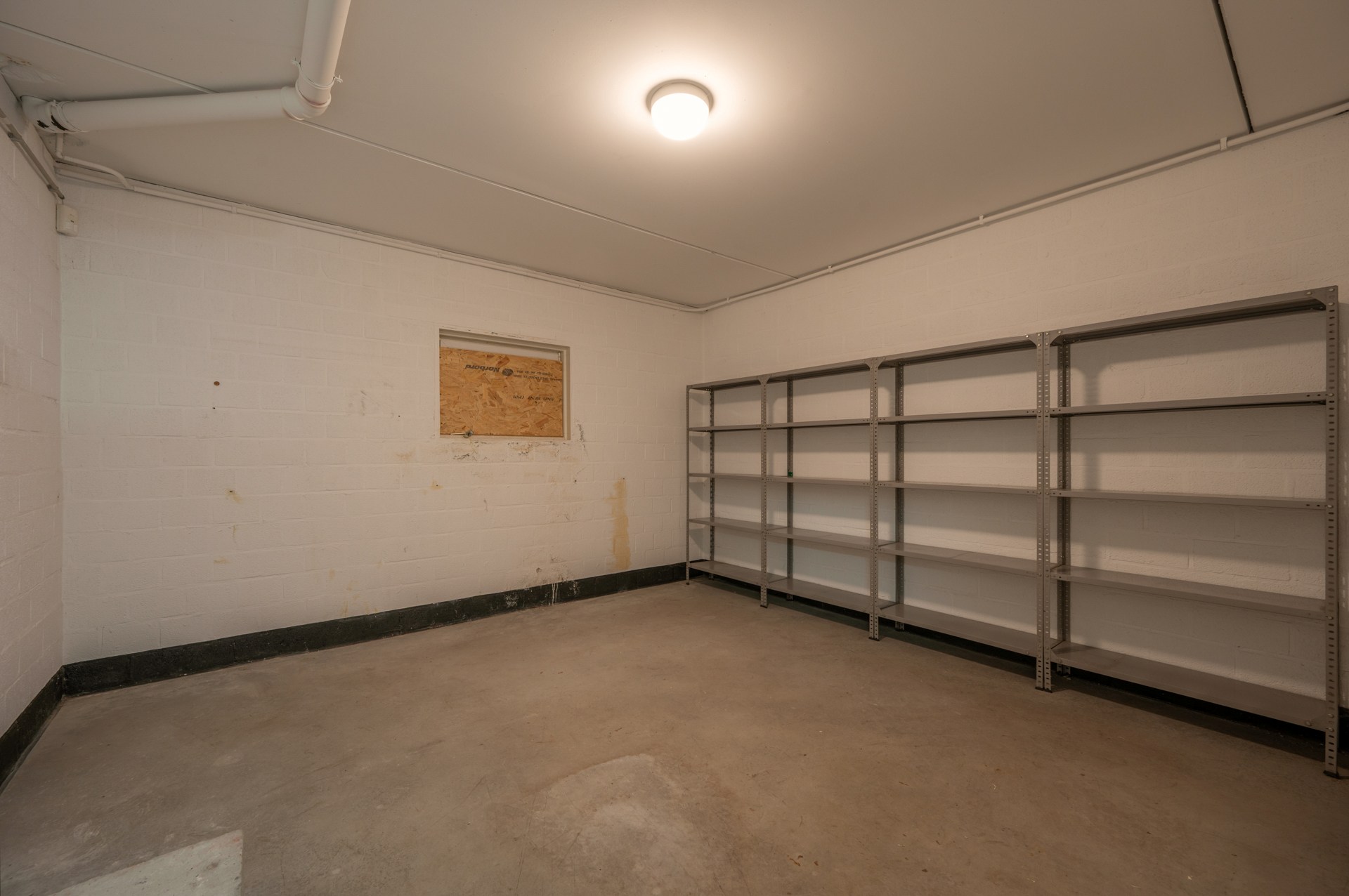 Ontdek deze karaktervolle villa, rustig gelegen in het gegeerde Duinbergen, op wandelafstand van het strand (incl. zeer ruime dubbele inpandige garage) 