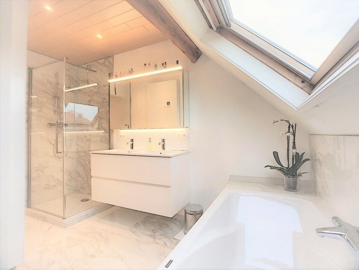 Goed gelegen duplex in kleinschalig gebouw - Heist 