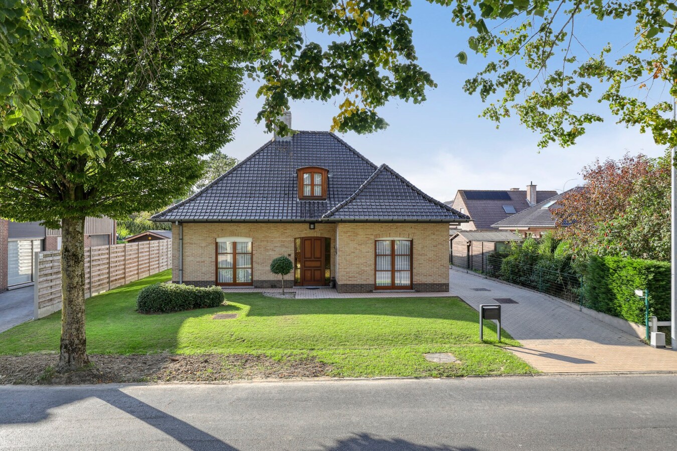Instapklare gezinswoning met 5 slaapkamers op een perceel van 623 m² in Izegem 