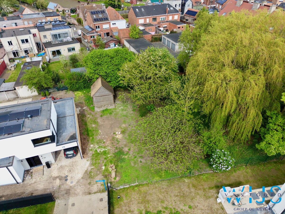 Bouwgrond van 470 m² voor halfopen bebouwing te Zelzate 