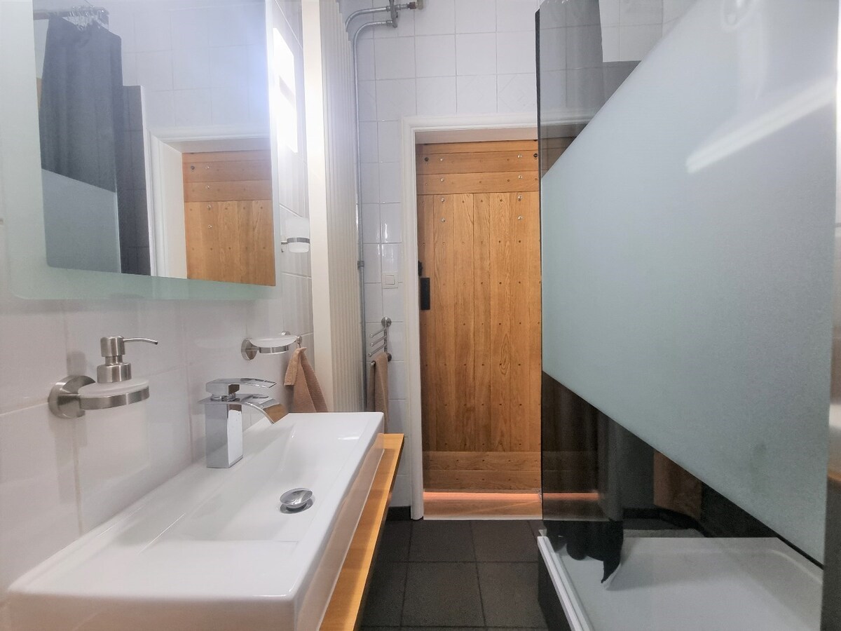 Zeer aangenaam, lichtrijk &amp; gezellig appartement te Blankenberge 