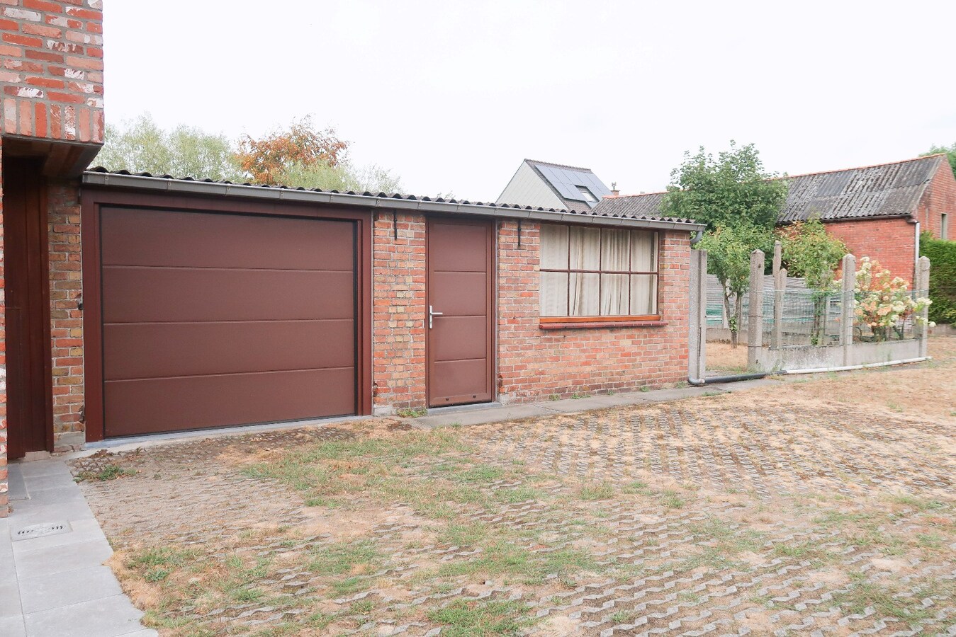 Charmante vrijstaande woning met 5 slaapkamers, ruime tuin en grote garage 