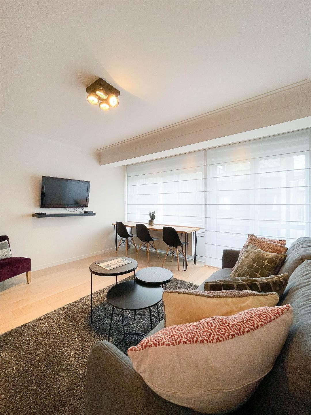 Gerenoveerde designstudio met slaaphoek centraal gelegen op de Kustlaan 