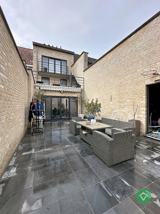 Verrassende rijwoning met 3 slaapkamers en garage te Oostende 