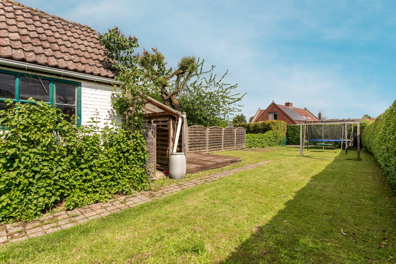 Gerenoveerde 3-gevelwoning met tuin en 4 slaapkamers te Sint-Genesius-Rode 