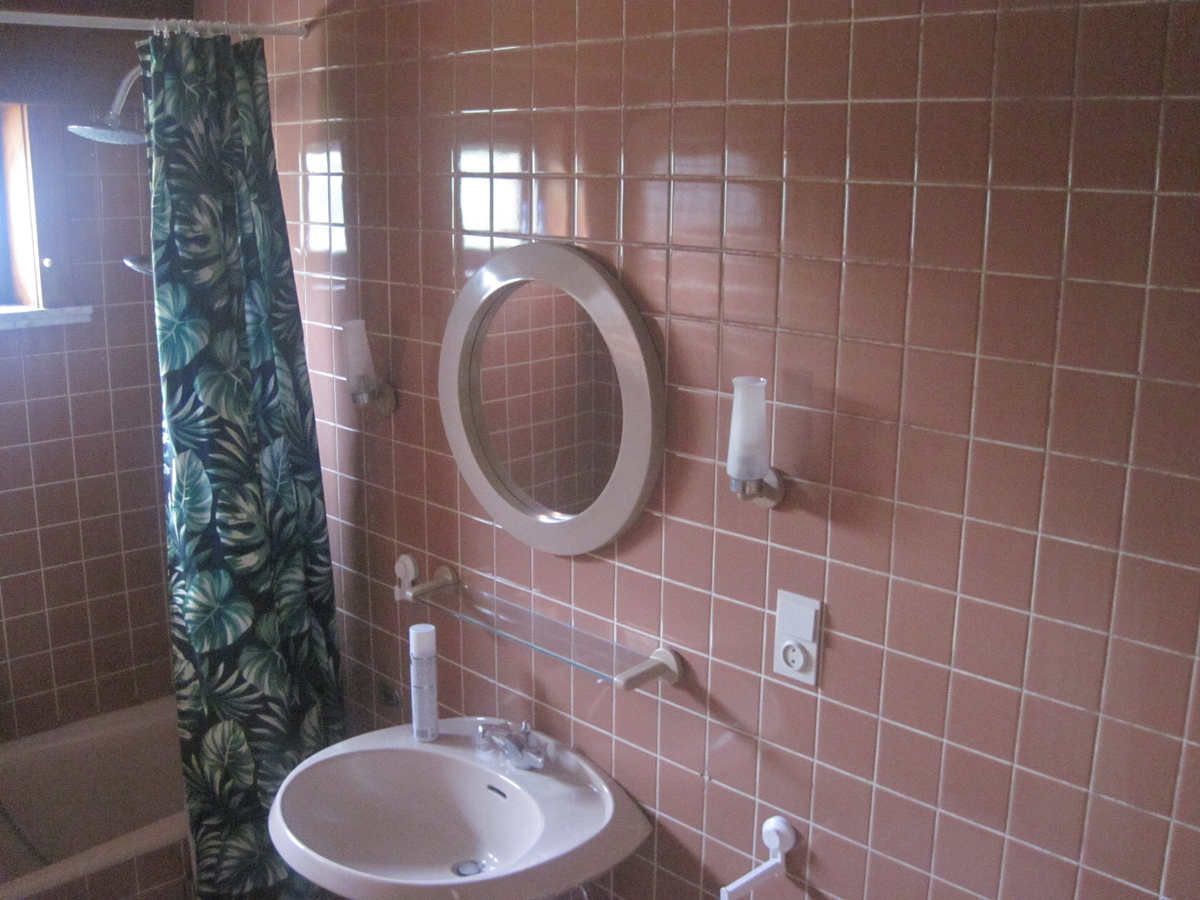 Degelijke gelijkvloerse woning. 