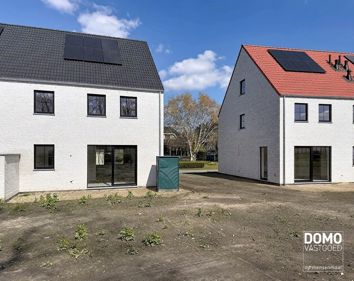 ENERGIEZUINIGE HALFOPENBEBOUWING MET 3 SLAAPKAMERS TE KERMT 