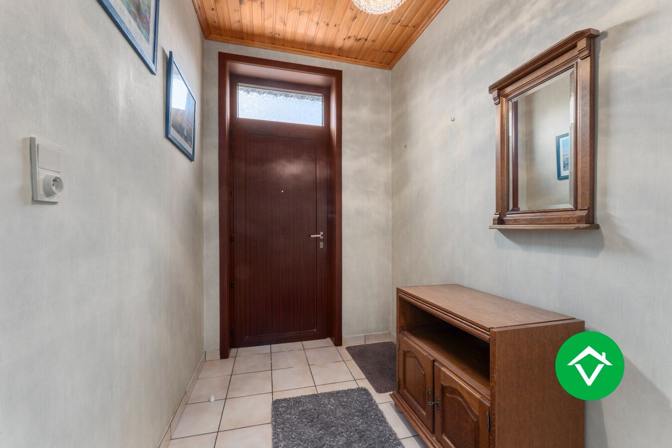 Ruime woning met 5 slaapkamers, diepe tuin en garage te Staden 