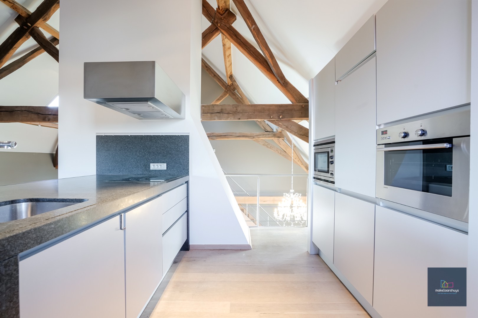 VERHUURD NSCHRIJVEN via de site ; Stijlvolle duplex in de hist. stadskern 