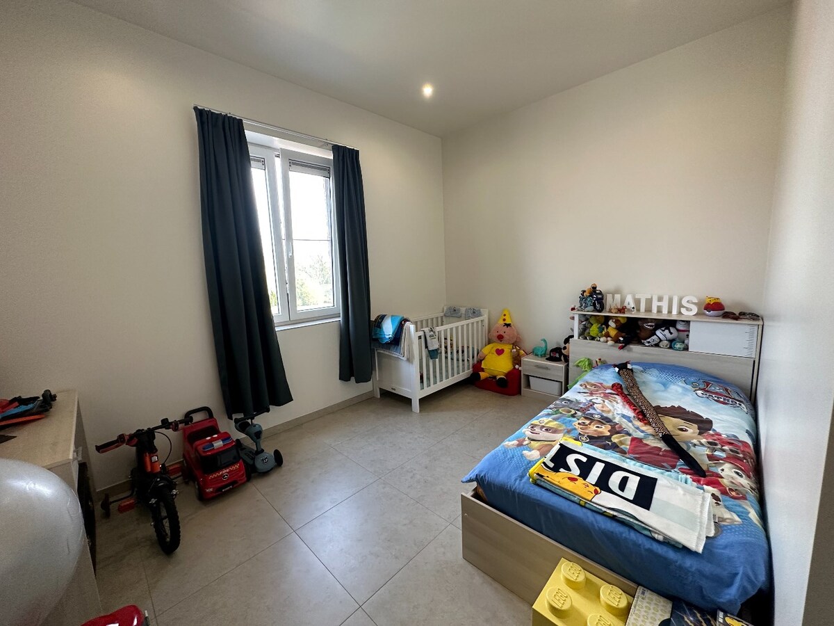 Ruim 2-slaapkamerappartement op de 1ste verdieping met lift 