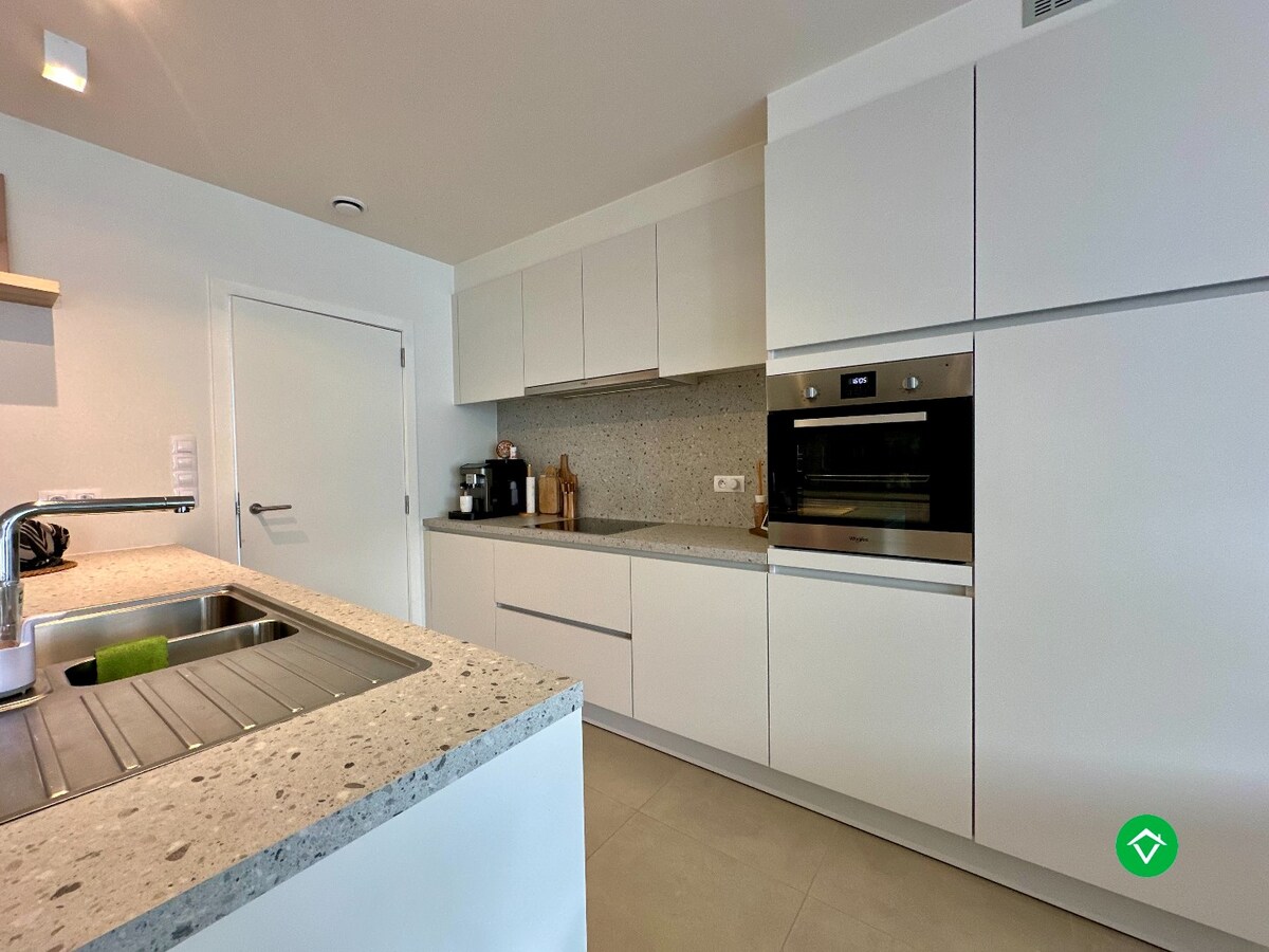 Instapklare halfopen nieuwbouwwoning te huur in Eernegem 