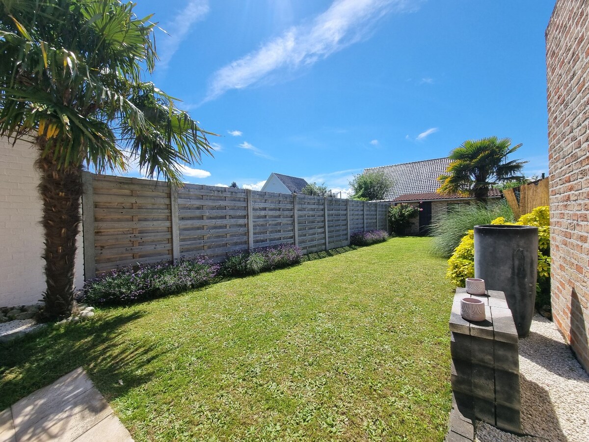 Toffe, ruime en lichtrijke gezinswoning met knappe zuidgerichte tuin - Heist 