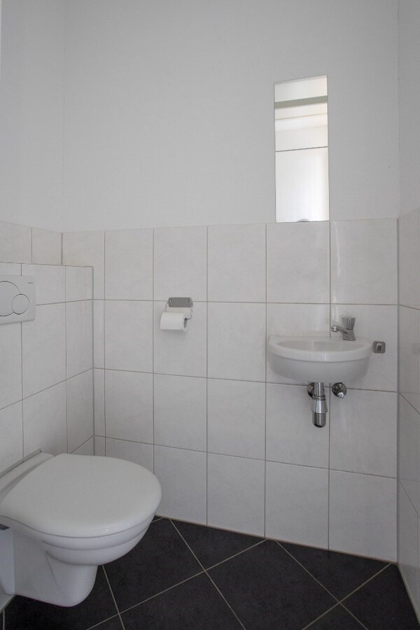 Op de tweede verdieping van appartementencomplex Molenstaete in Lieshout gelegen royaal appartement (2 slaapkamers). 