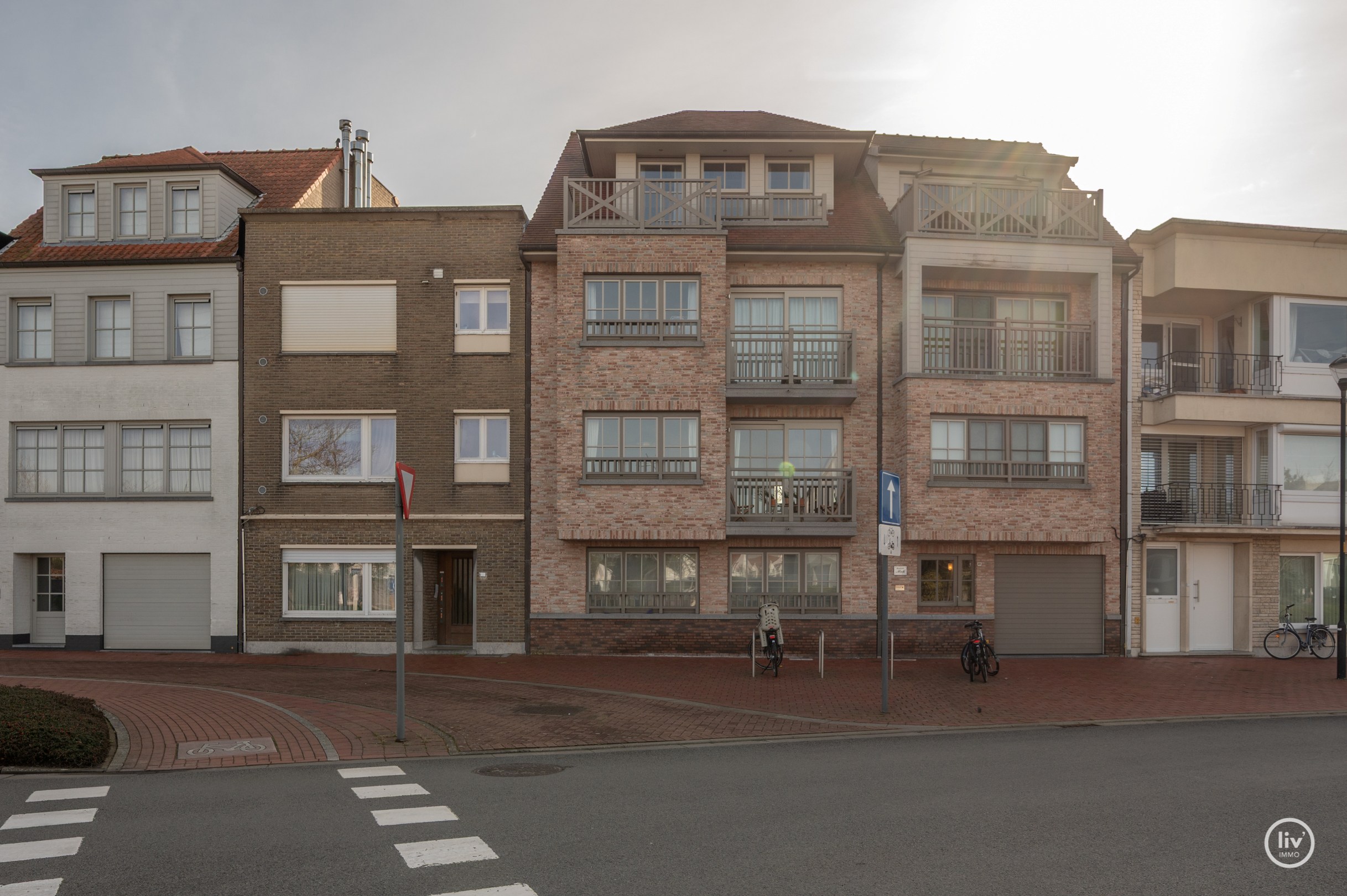Verzorgd appartement op een topligging in de gegeerde Meerlaan te Knokke. 