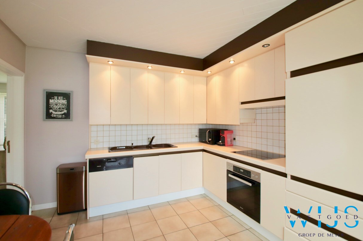 Instapklaar woonhuis met 4 slaapkamers, ruime tuin &amp; garage te ERTVELDE ! 