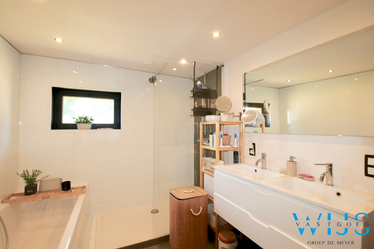 Verrassend ruim woonhuis op een TOPlocatie te Wippelgem 