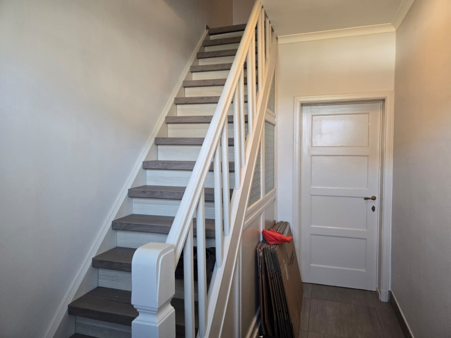 Ruime woning met tuin, drie slaapkamers en garage te Waregem 