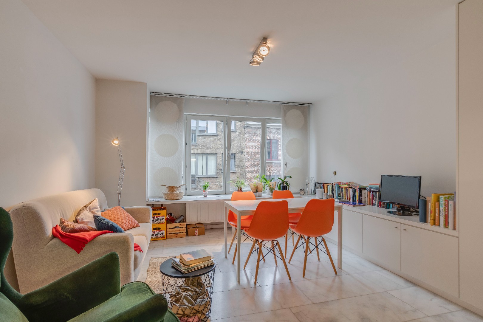 Zeer ruim 1-slaapkamer appartement met bureauruimte te  centrum Gent 