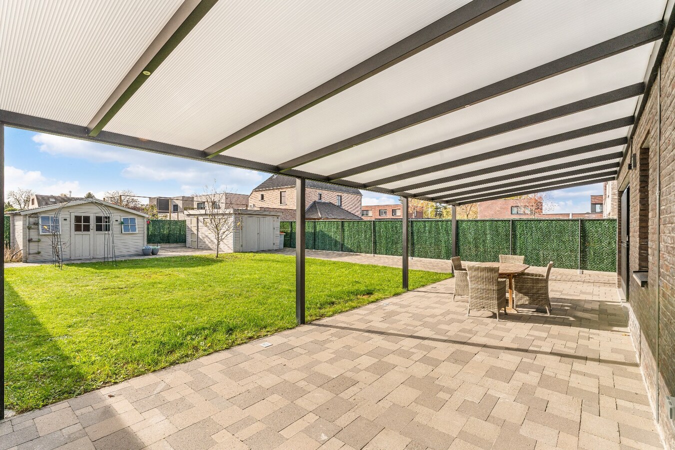 Verzorgde woning met hedendaags energiecomfort, terras, tuin en garage, ideaal voor jong gezin! 