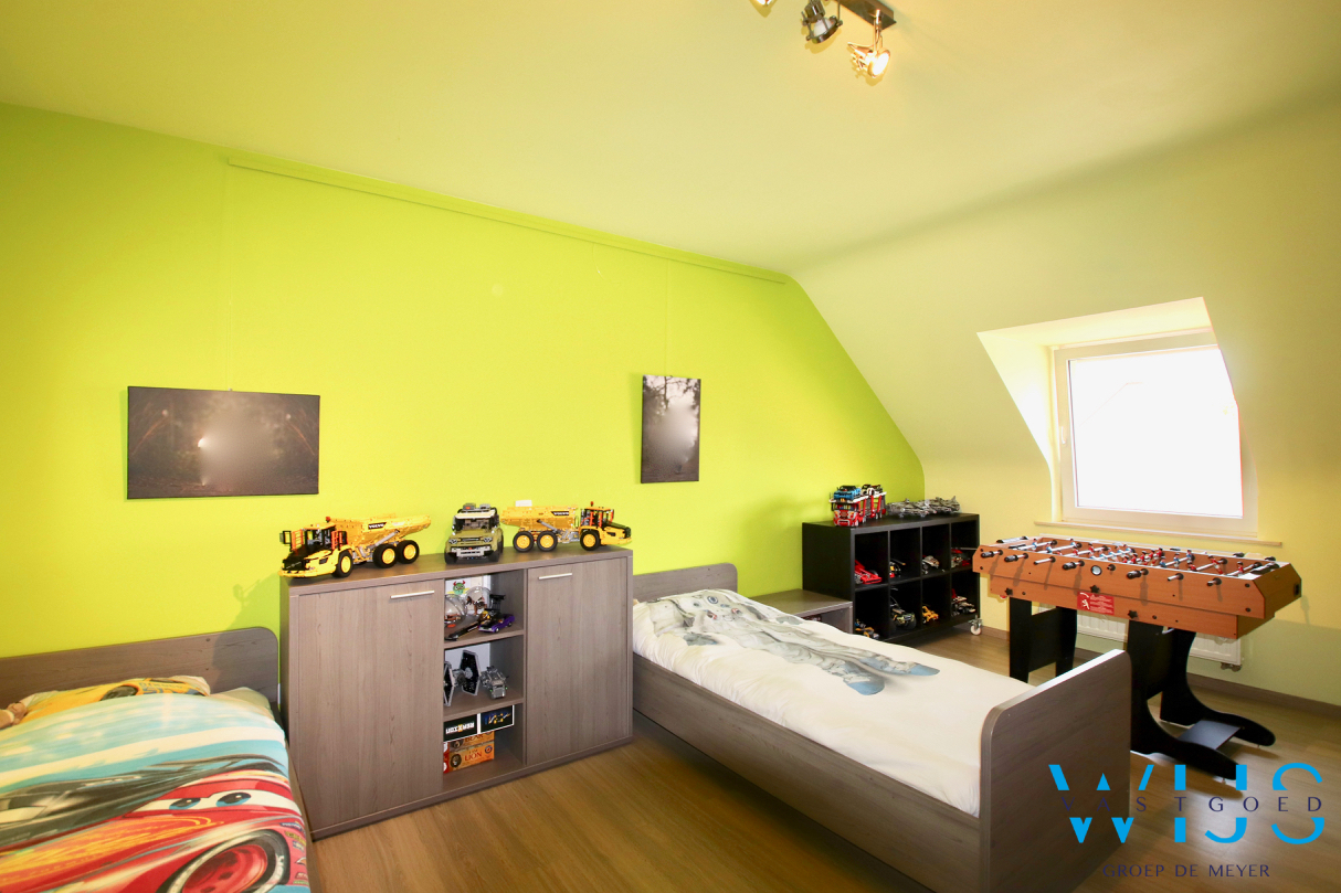 INSTAPKLAAR woonhuis met ZUIDgerichte tuin te Boekhoute ! 