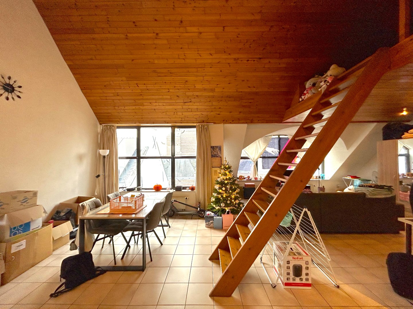 Opbrengsteigendom bestaande uit 1 handelsruimte met 3 bovengelegen appartementen 