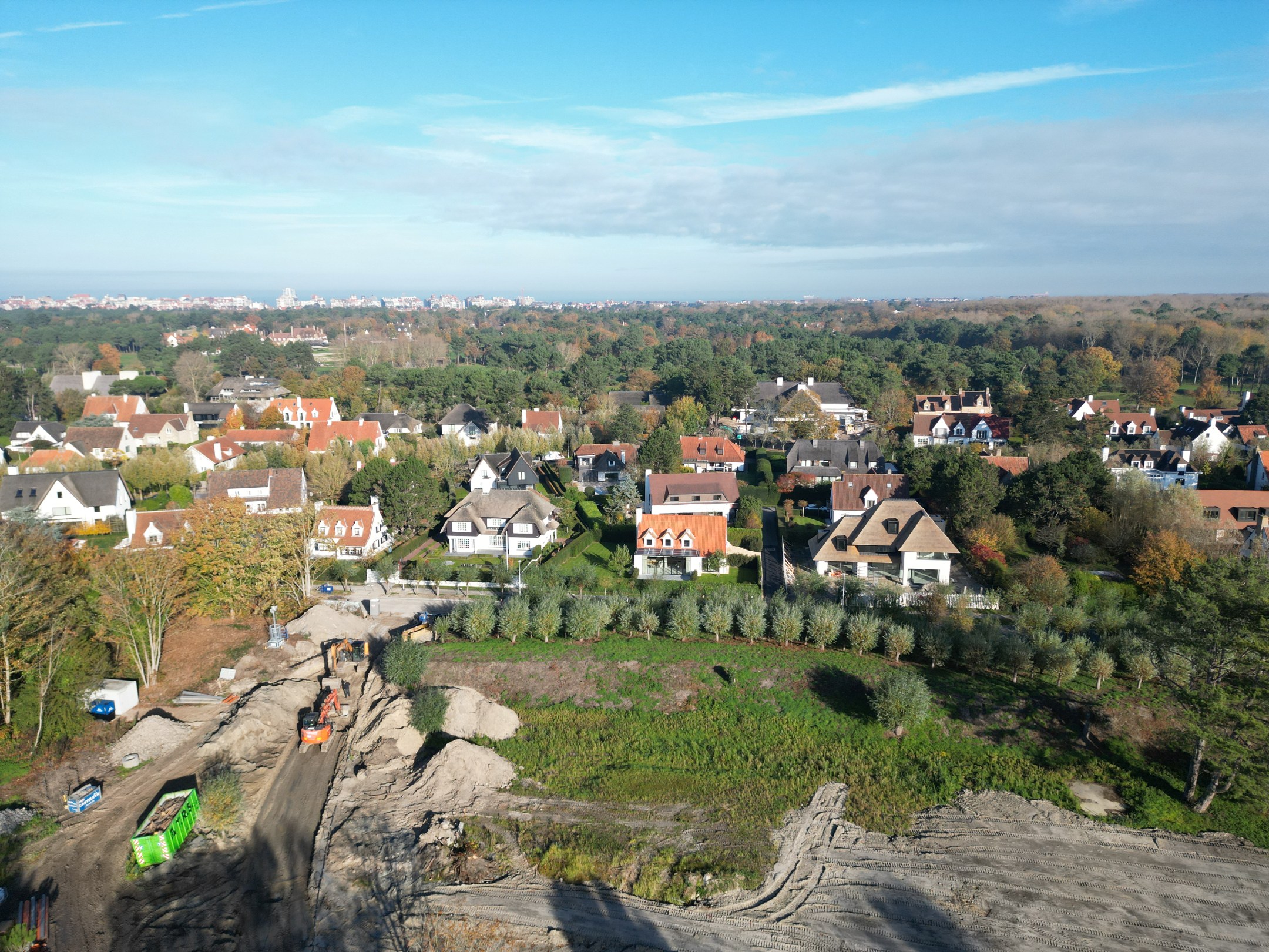 Occasion exceptionnelle de construire dans une communauté fermée verte et exclusive aux abords du Zoute. 