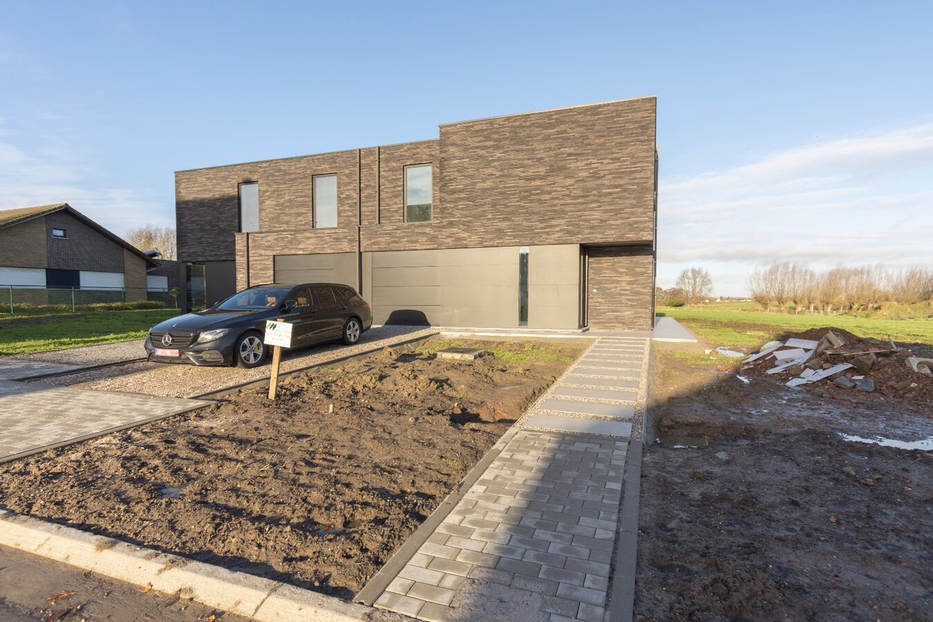 Nieuwbouwvilla met hoge afwerkingsgraad en weids uitzicht 