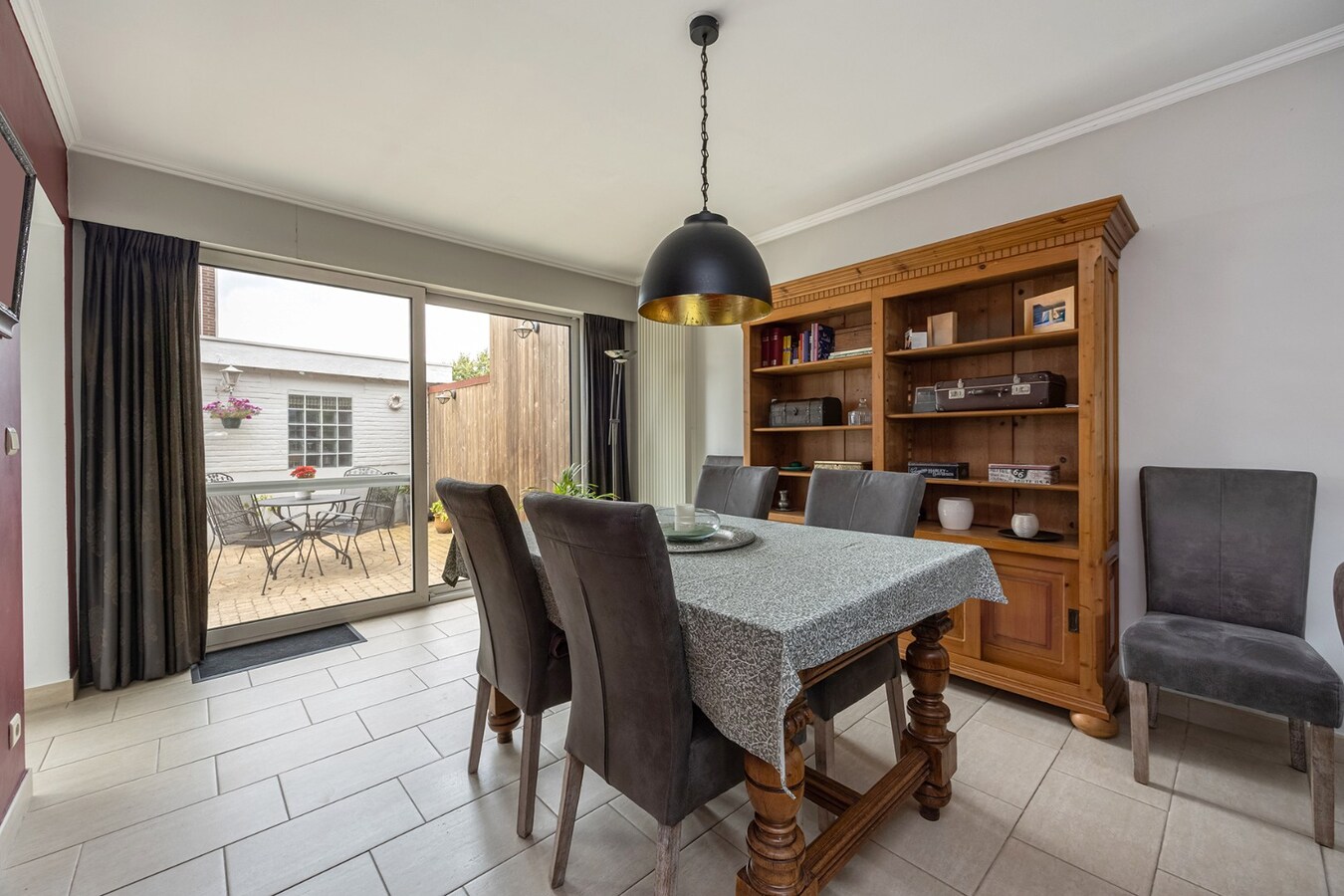 HOB met 3 slpk, garage en tuin nabij Schoten centrum! 