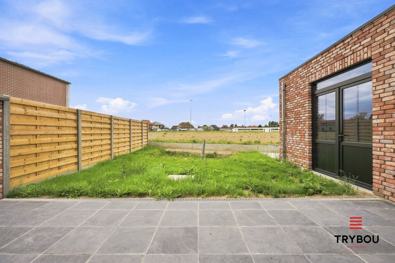 Ruime casco halfopen nieuwbouw met ruime garage in Merkem! 