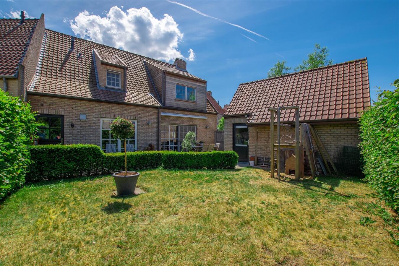 Knappe halfopen gezinswoning te Heulebrug - Heist 