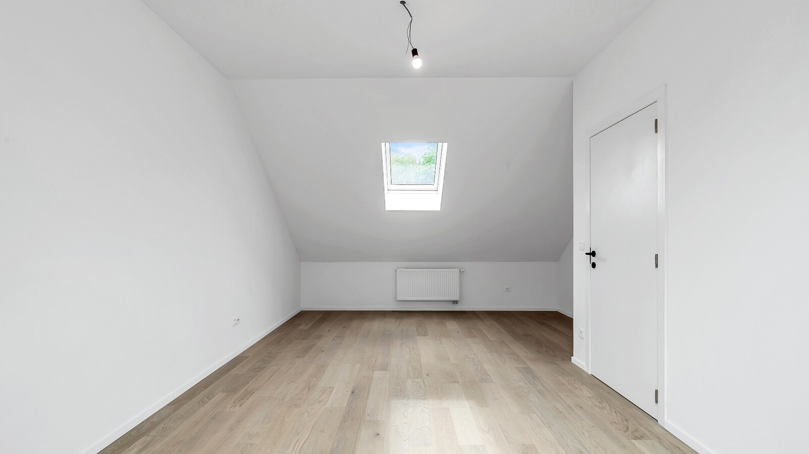 LINDEN (grens Kessel-Lo) groot huis met grote tuin 