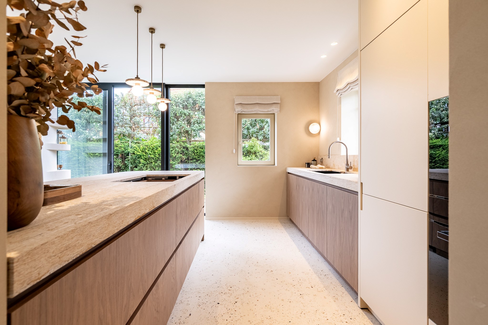 Très luxueuse et charmante villa jumelée rénovée, située à proximité du centre commercial de Knokke. 
