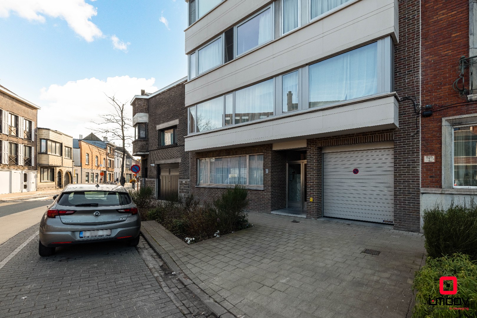 Instapklaar gelijkvloers appartement met tuin en parking in Sint-Amandsberg 