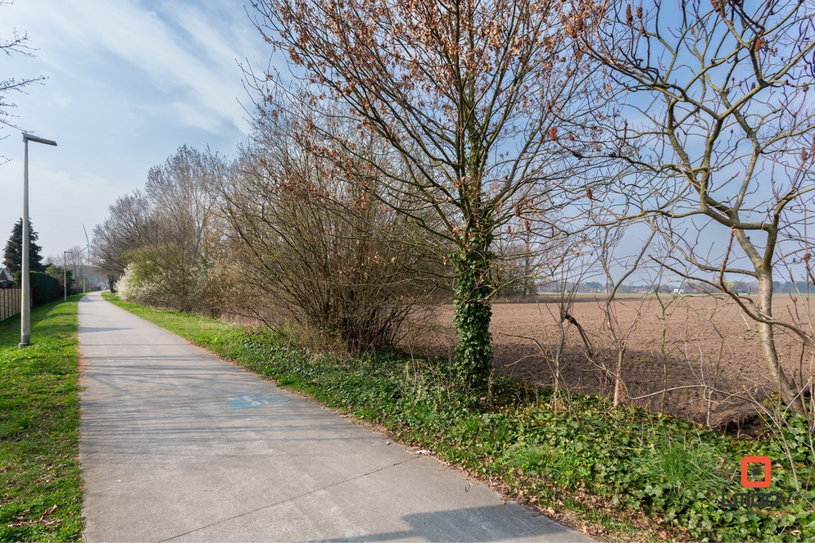 Instapklare, lichtrijke en ruime gezinswoning met 4 slaapkamers en grote tuin! 