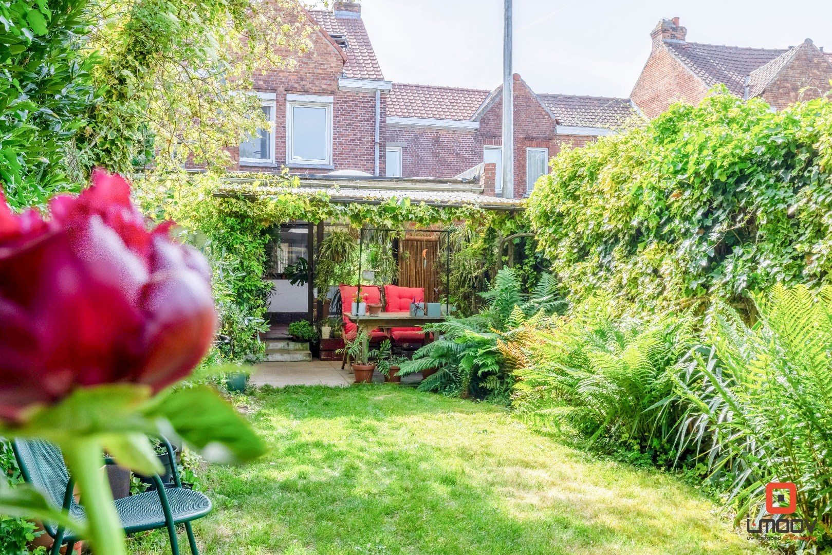 Karaktervolle tuinwijkwoning met unieke architectuur en garage te Gentbrugge 
