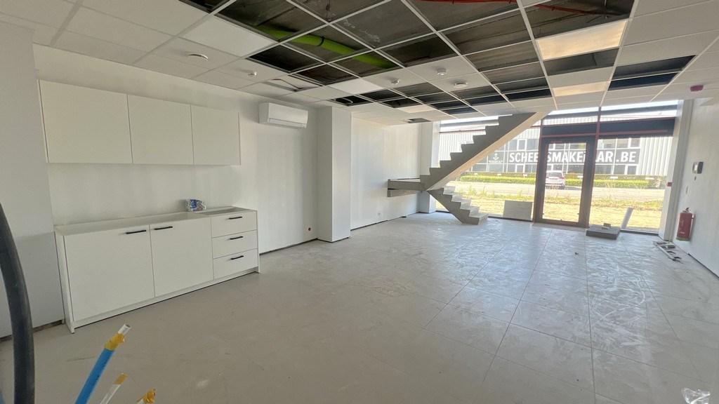 Nieuwbouw magazijnen te huur in Durmakker te Evergem