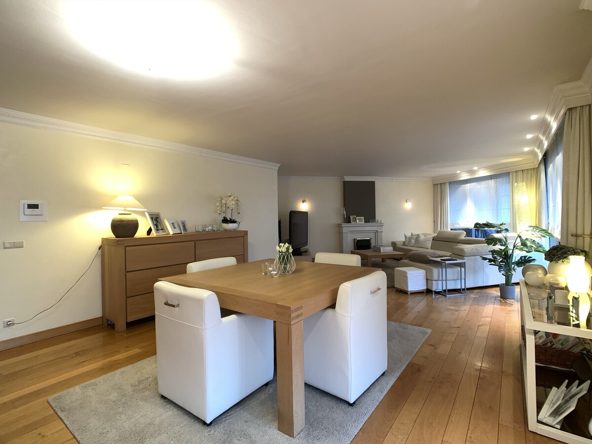 Prachtig appartement met groot terras 