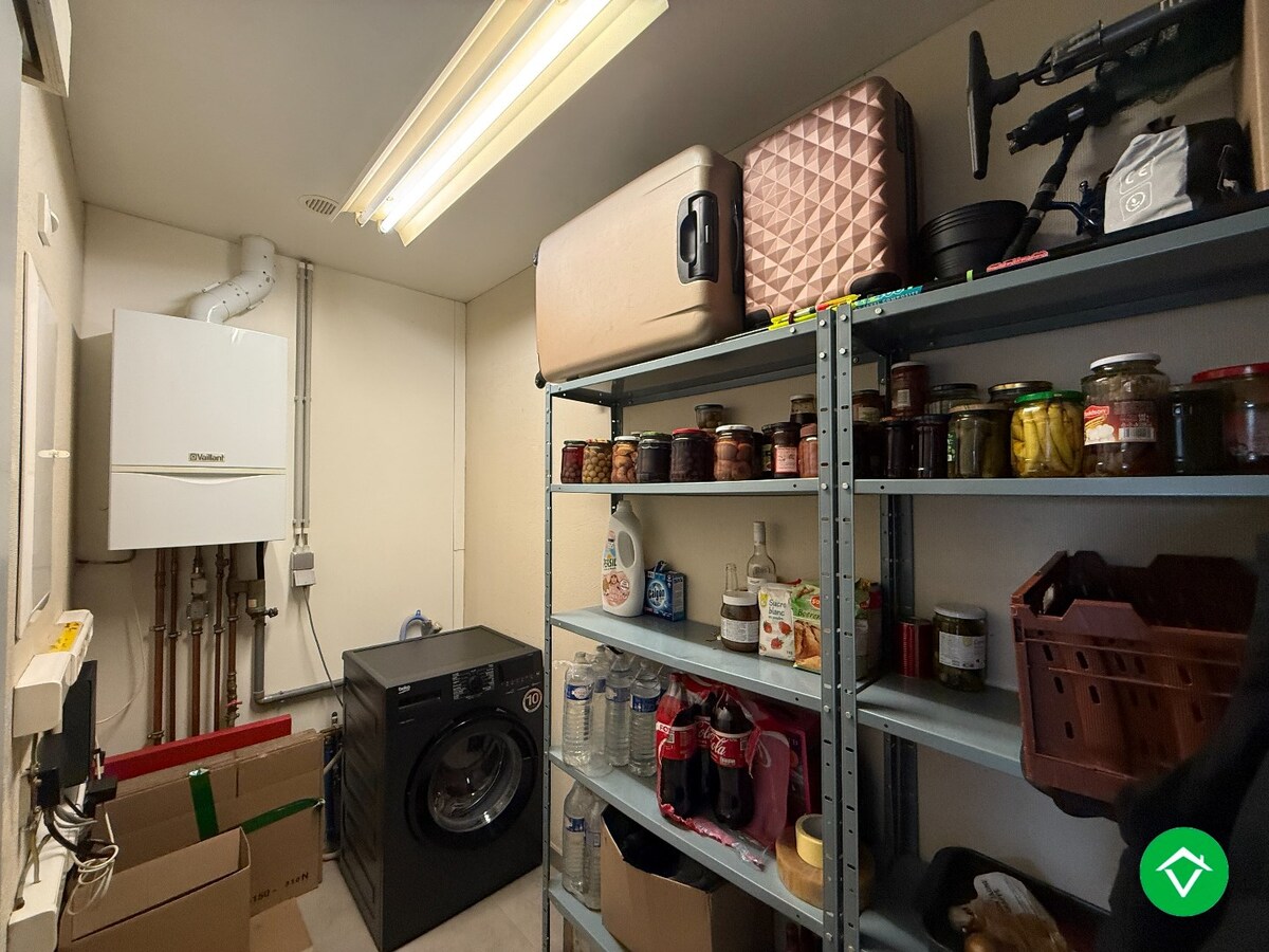 Gelijkvloers appartement met twee slaapkamers en terras te Roeselare 