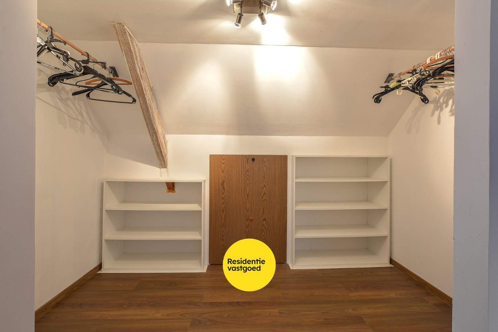 Gerenoveerde woning met 3 slaapkamers te huur nabij Centrum Oudenburg. 