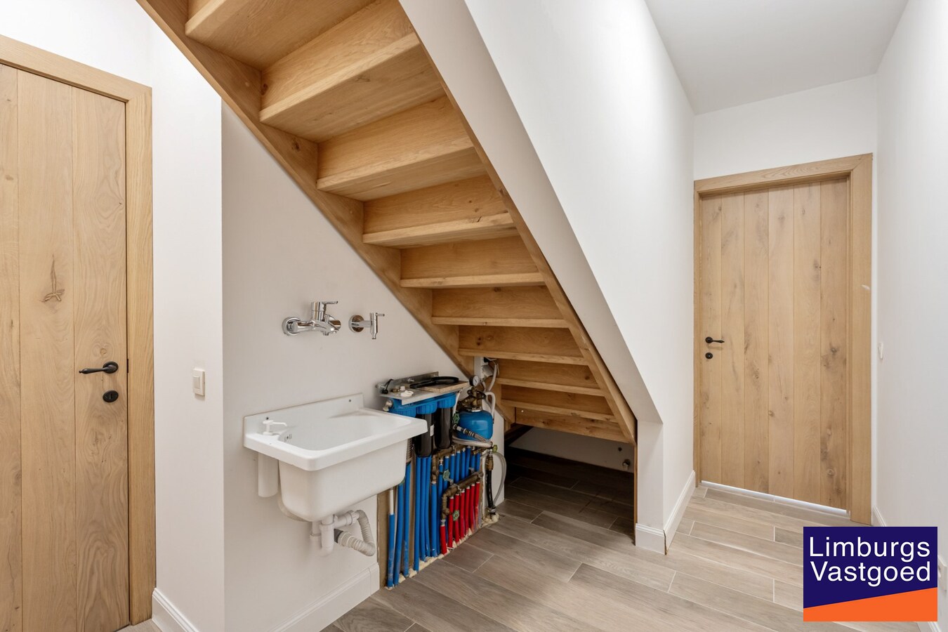 Exclusieve gezinswoning, 283m², 5 slpk, praktijkruimte op toplocatie 