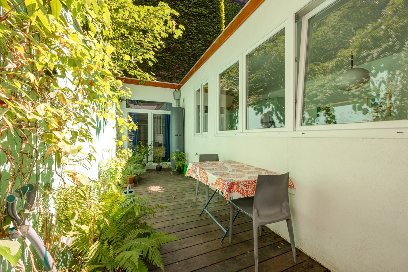 Gerenoveerd gelijkvloers appartement met stadstuin! 