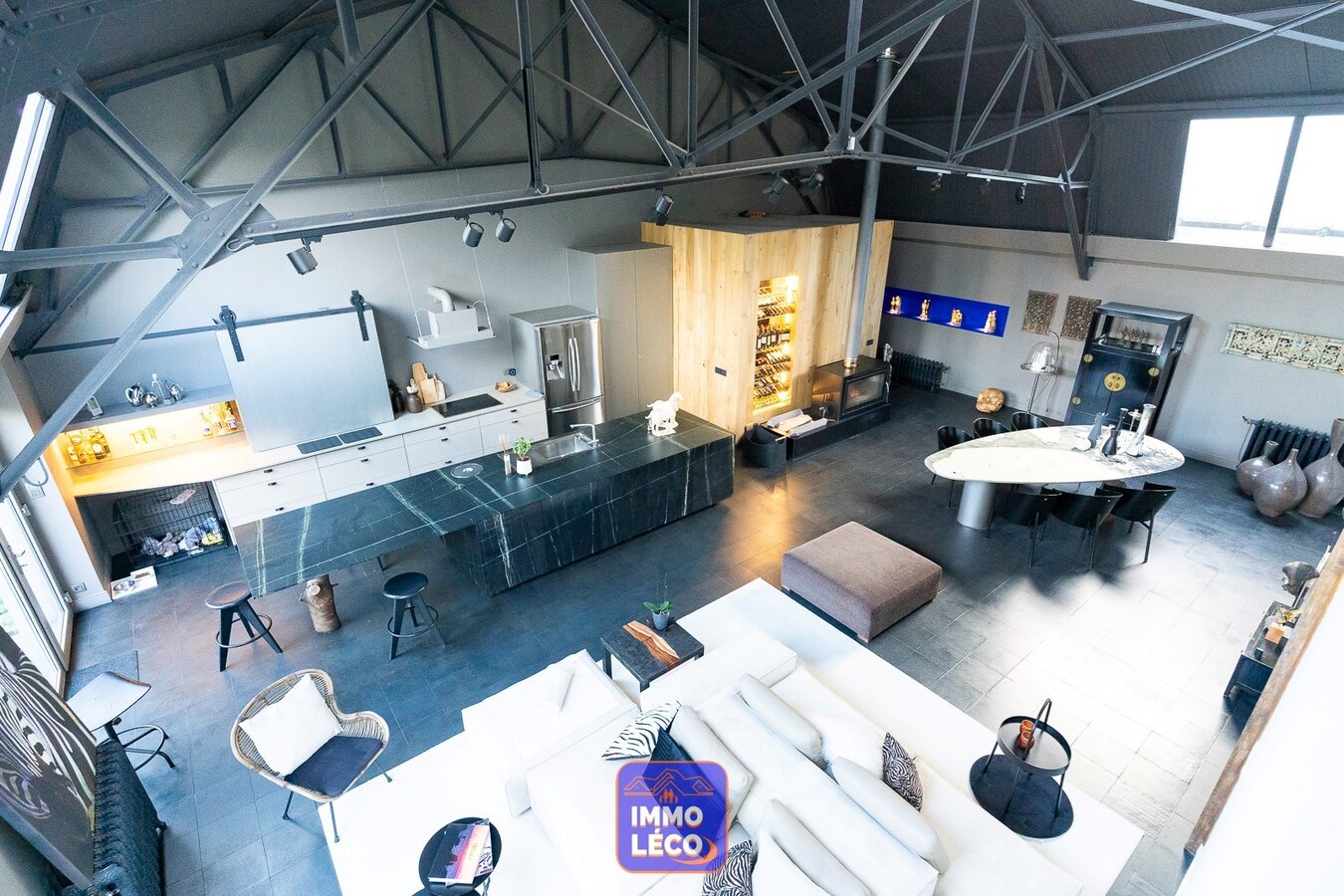 Immeuble de rapport (LOFT, commerce, appartement, entrepôts/ateliers), HYPER RARE à LA VENTE !! 