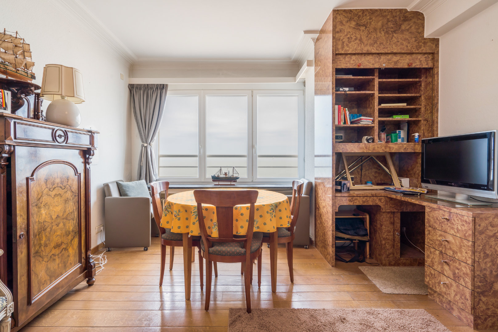 APPARTEMENT MET FRONTAAL ZEEZICHT IN CENTRUM OOSTENDE - 1 SLAAPKAMER 